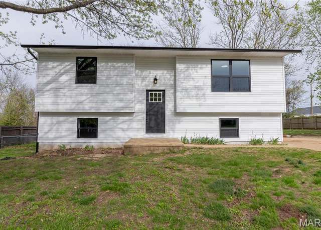 Property at 724 Elbert St, Sullivan, MO 63080, 4 beds, 2 baths