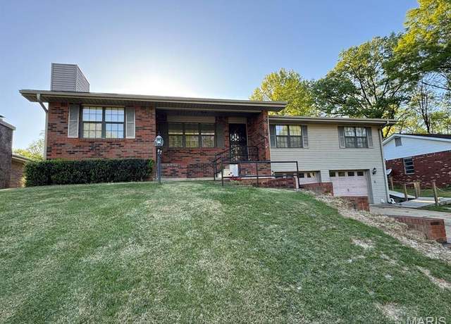 Property at 2925 Wayne Ave, Poplar Bluff, MO 63901, 3 beds, 2 baths