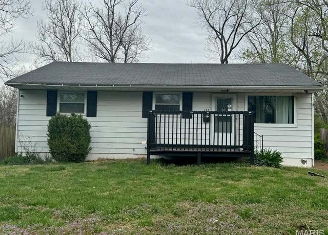 Property at 135 Dundee Cir, St Louis, MO 63137, 3 beds, 1 bath