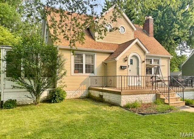 Property at 1812 E B St, Belleville, IL 62221, 4 beds, 2 baths