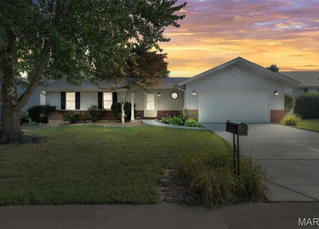 Property at 16 Yellowstone Ct, St Peters, MO 63376, 3 beds, 2.5 baths