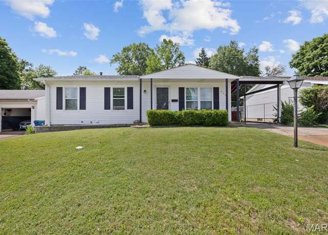 Property at 5345 Ville Angela Ln, Hazelwood, MO 63042, 3 beds, 1.5 baths