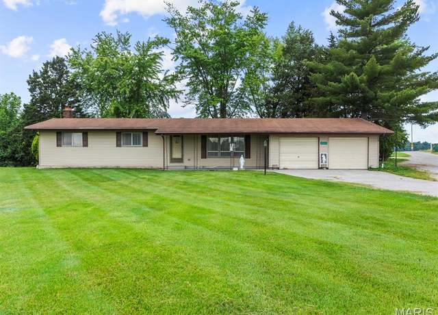 Property at 4323 Floraville Rd, Waterloo, IL 62298, 3 beds, 2 baths