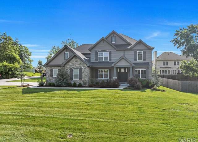 Property at 828 Newcastle Dr, Olivette, MO 63132, 5 beds, 5.5 baths