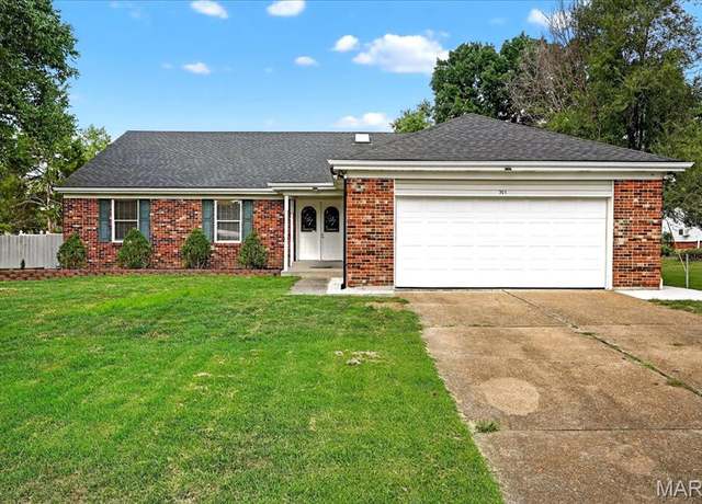 Property at 701 Kehrs Mill Rd, Ballwin, MO 63011, 4 beds, 2.5 baths