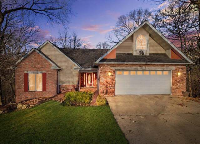 Property at 16 Forestview Ct, Belleville, IL 62220, 3 beds, 3 baths