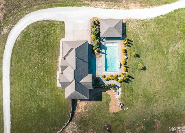 Property at 1100 Landon Rd, Bourbon, MO 65441, 3 beds, 2 baths