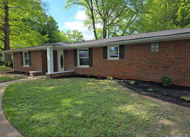 Property at 124 W Haller Dr, East Alton, IL 62024, 3 beds, 2 baths