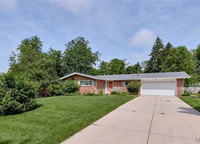 Property at 11149 Clarissa Dr, Creve Coeur, MO 63141, 3 beds, 2 baths