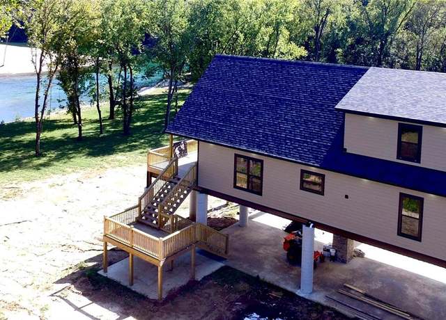 Property at 1067 Forest Road 4811, Doniphan, MO 63935, 4 beds, 3 baths