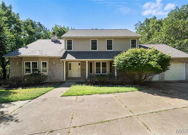 Property at 5012 Oak Bluff Dr, High Ridge, MO 63049, 3 beds, 3.5 baths