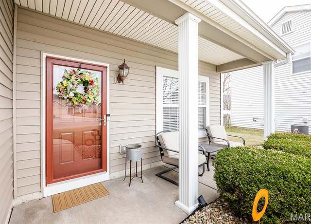 Property at 1706 Baxston Ct, Swansea, IL 62226, 2 beds, 2.5 baths