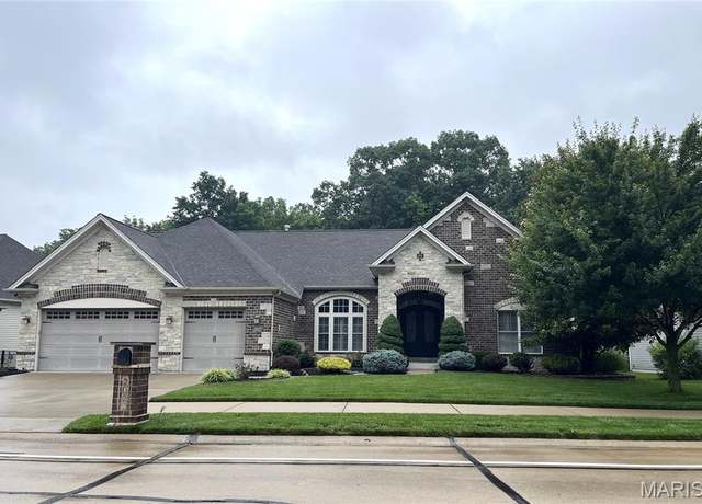 Property at 2022 Paul Renaud Blvd, Lake St Louis, MO 63367, 5 beds, 4 baths