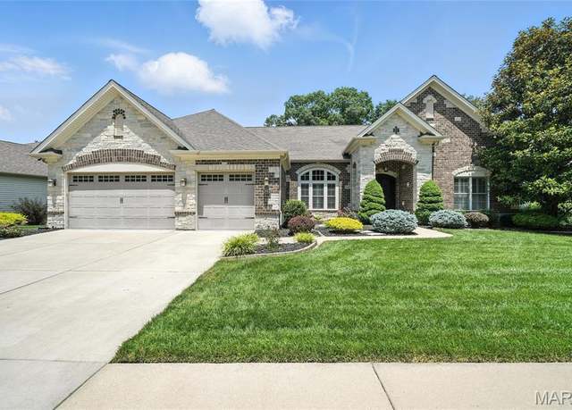 Property at 2022 Paul Renaud Blvd, Lake St Louis, MO 63367, 5 beds, 4 baths