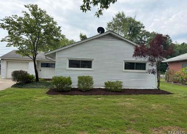Property at 337 Lindenwood Blvd, Alton, IL 62002, 3 beds, 1 bath