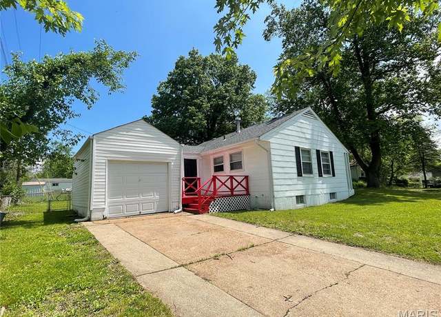 Property at 261 Cameron Rd, St Louis, MO 63137, 3 beds, 1 bath
