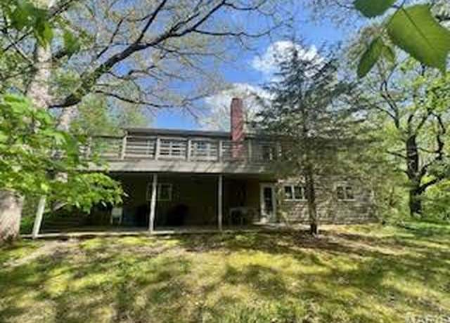 Property at 59 Whippoorwill Dr, Hillsboro, IL 62049, 4 beds, 2 baths