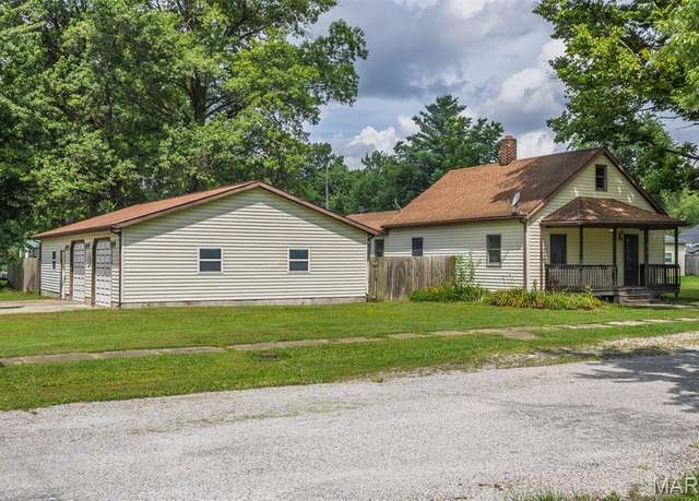 Property at 650 Randolph St, Beckemeyer, IL 62219, 3 beds, 1.5 baths