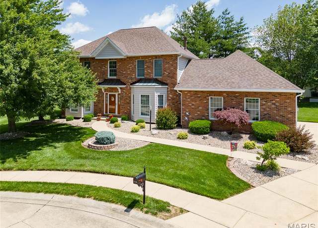 Property at 1718 Cameron Ct, Edwardsville, IL 62025, 4 beds, 3.5 baths