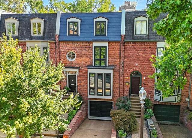 Property at 4512 Pershing Pl, St Louis, MO 63108, 4 beds, 4.5 baths