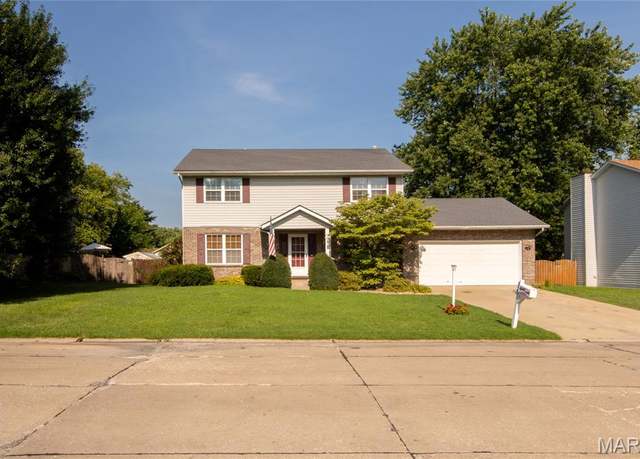 Property at 525 Big Bend Blvd, Swansea, IL 62226, 4 beds, 2.5 baths