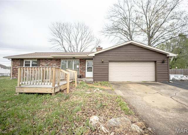 Property at 22 Wilson Park Dr, Granite City, IL 62040, 2 beds, 1 bath