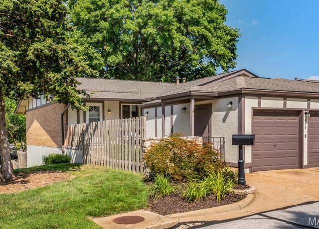 Property at 995 Cardello Dr, Manchester, MO 63021, 3 beds, 2 baths