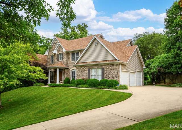 Property at 1001 Laurel Bend Ct, Kirkwood, MO 63122, 3 beds, 2.5 baths