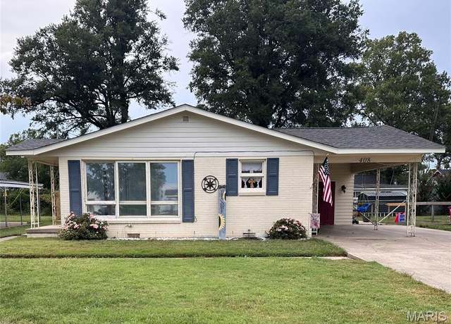 Property at 408 Edmondson St, Sikeston, MO 63801, 3 beds, 1.5 baths