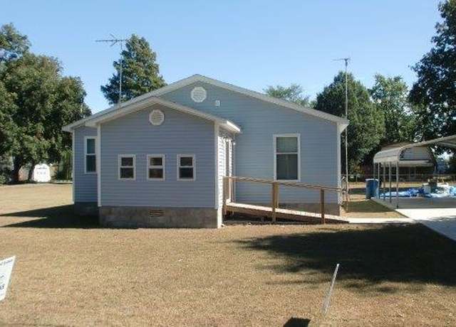 Property at 705 Millar St, East Prairie, MO 63845, 2 beds, 2 baths