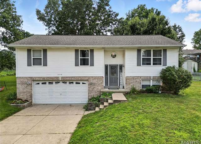 Property at 6516 Weston Oaks Dr, Cedar Hill, MO 63016, 4 beds, 3 baths