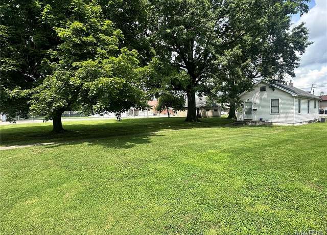 Property at 4305 Cookson Rd, East St Louis, IL 62201, 2 beds, 1 bath