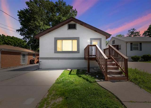 Property at 621 Allen Ave, St Louis, MO 63125, 3 beds, 3 baths
