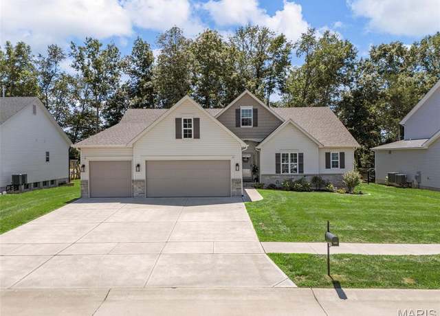 Property at 1626 Westlake Ct, Pacific, MO 63069, 3 beds, 2.5 baths