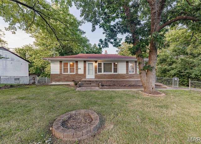 Property at 2028 Hilltop Dr, Arnold, MO 63010, 4 beds, 2 baths