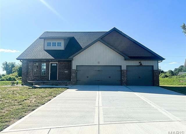 Property at 2813 Beth Ann Ct, Pontoon Beach, IL 62040, 3 beds, 2.5 baths