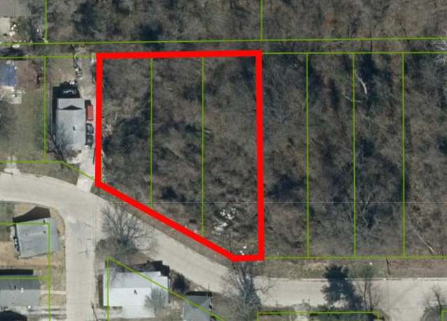 Property at 400 Emerald Ave, Alton, IL 62002
