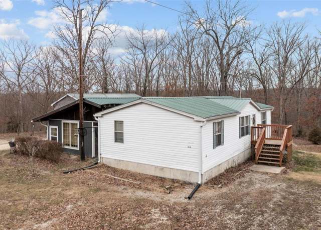 Property at 26380 Pebble Creek Dr, Warrenton, MO 63383, 4 beds, 3 baths