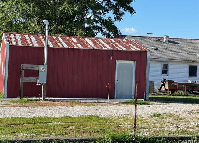 Property at 123 N Superior St, Ramsey, IL 62080