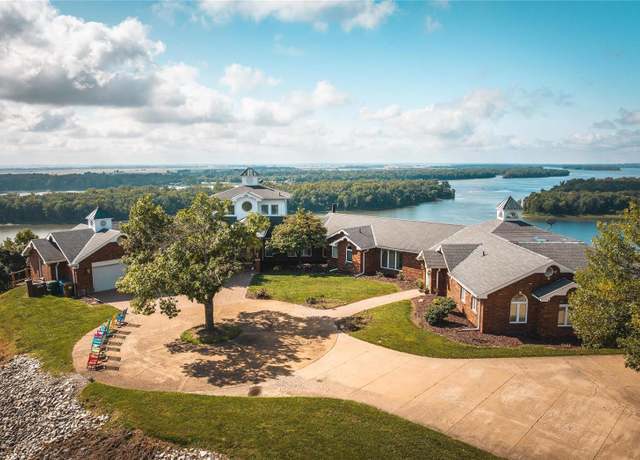 Property at 1 Tara Point Dr, Grafton, IL 62037, 5 beds, 5.5 baths