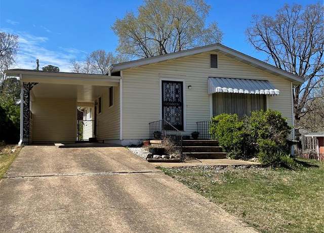 Property at 1415 Woodland Rd, Poplar Bluff, MO 63901, 3 beds, 1.5 baths