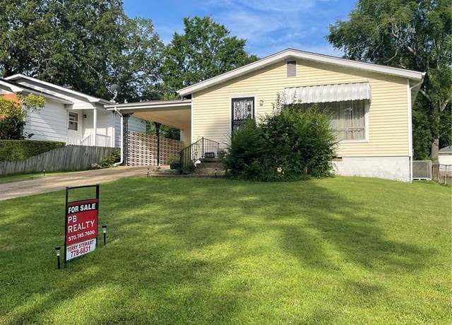 Property at 1415 Woodland Rd, Poplar Bluff, MO 63901, 3 beds, 1.5 baths