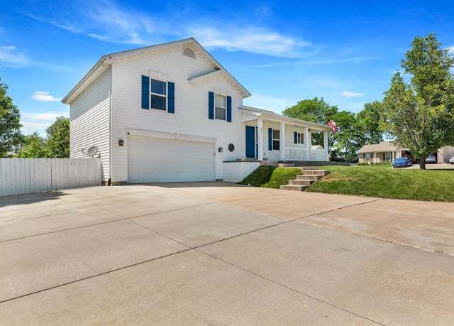 Property at 301 Glen Valley Ct, Troy, MO 63379, 3 beds, 2.5 baths