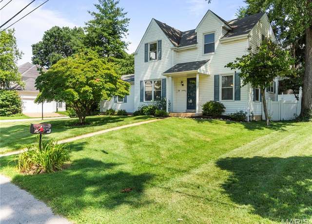 Property at 10443 Arthur Pl, St Louis, MO 63131, 3 beds, 1.5 baths