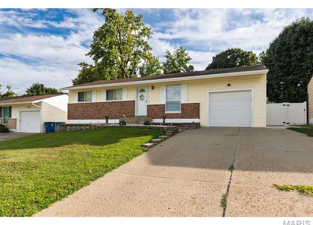 Property at 3750 Calef Dr, Unknown, MO 63125, 3 beds, 2 baths