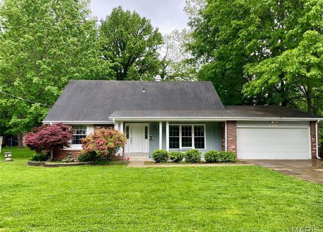 Property at 2881 Tommy Dr, Arnold, MO 63010, 3 beds, 2.5 baths