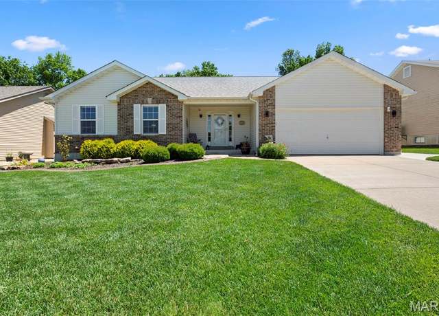 Property at 748 Pecan Hill Dr, St Charles, MO 63304, 3 beds, 3 baths