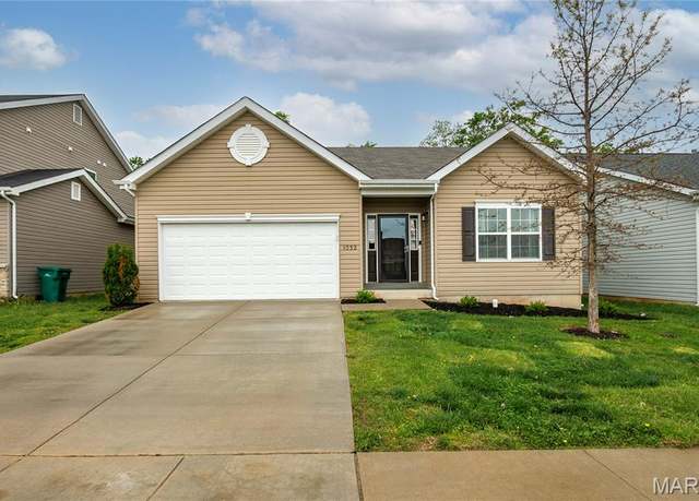 Property at 1032 Timber Creek Ln, Imperial, MO 63052, 3 beds, 2 baths