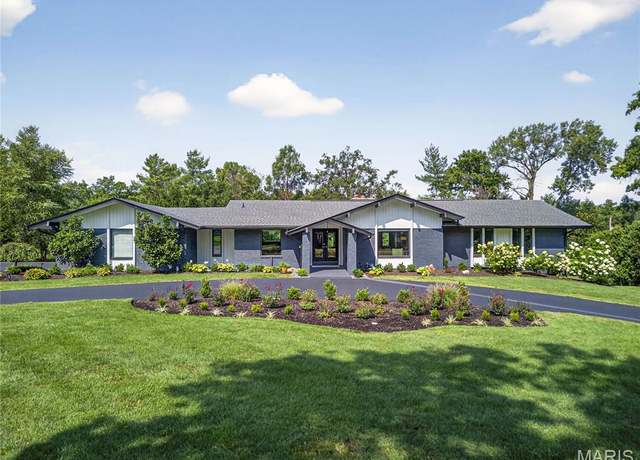 Property at 359 Pebble Acres Dr, Town And Country, MO 63141, 4 beds, 3 baths