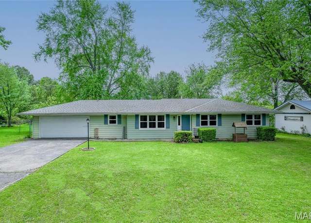 Property at 154 Jessie St, Lebanon, MO 65536, 3 beds, 2.5 baths